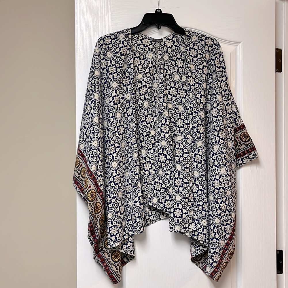 Earthbound Trading Company kimono / shawl / coverup. S.